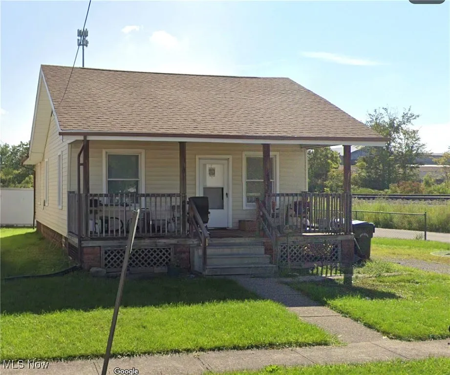 164 Woodbury St photo 1