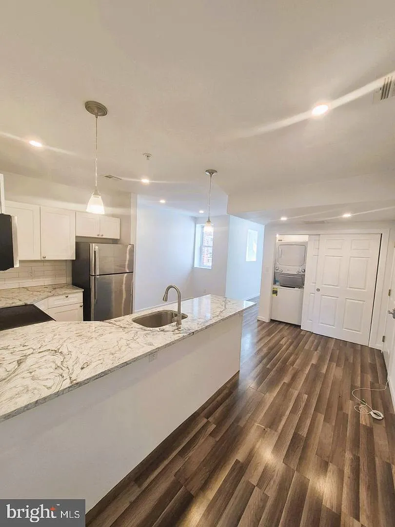 2 bed, 2.0 bath, 1000 sqft, $1,250 — Photo 3