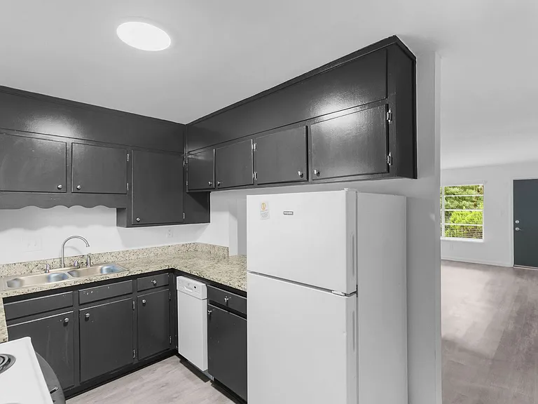 3200 Hillside Ave — Photo 59