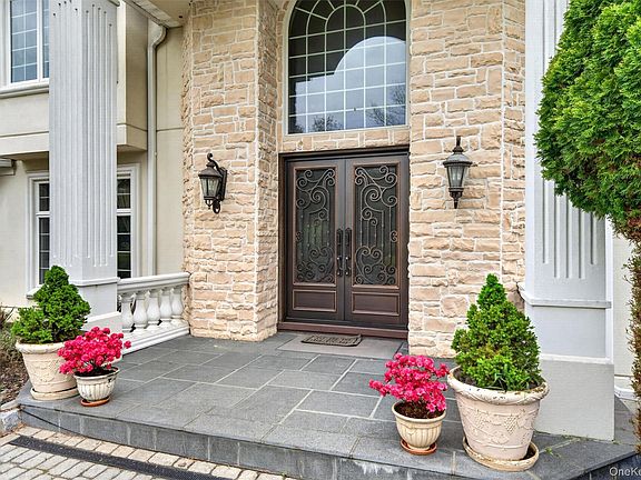 4th image of 23 Greenwich Avenue