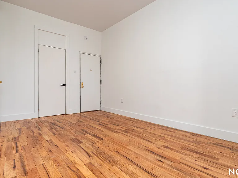 88 Menahan St #3D — Photo 9