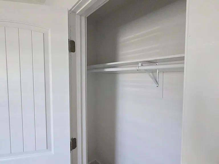 5623 W Myrtle Ave — Photo 8