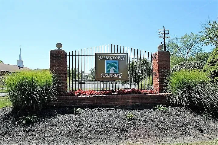 2 bed, 1.5 bath, 1224 sqft, $1,375 — Photo 2