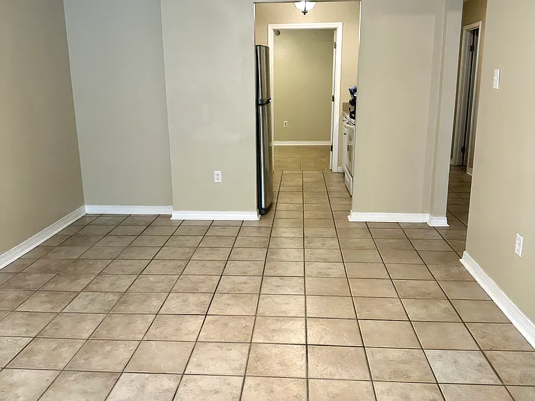 1975 Brightside Dr — Photo 1
