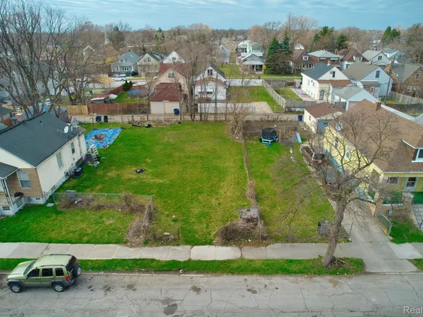 5175 Trowbridge St, Hamtramck, MI 48212