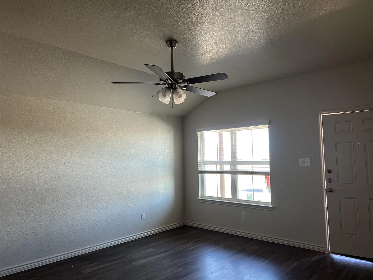 Building Photo - 5902 Cordillera Dr #B