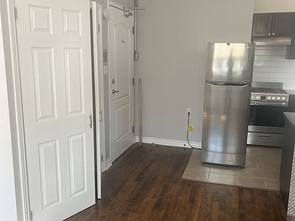 4th image of 11 Boulton Ave #206