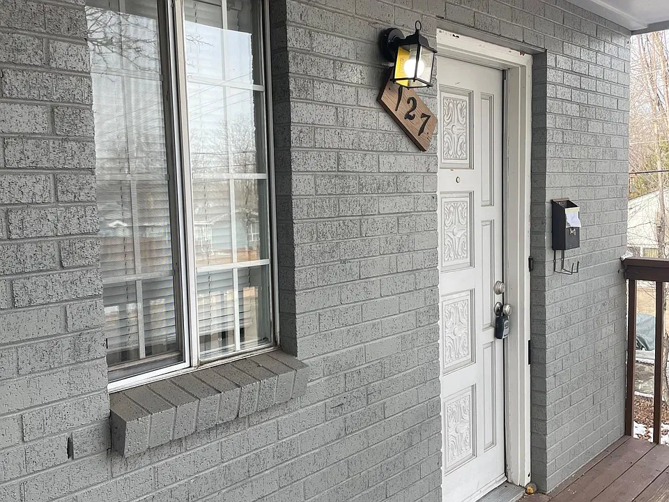109 N Harlan St #127