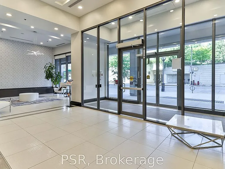 25 Lower Simcoe St #803 — Photo 3
