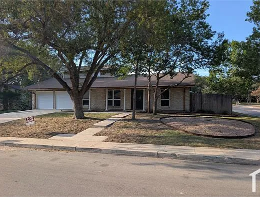 1203 Weeping Willow St — Photo 10