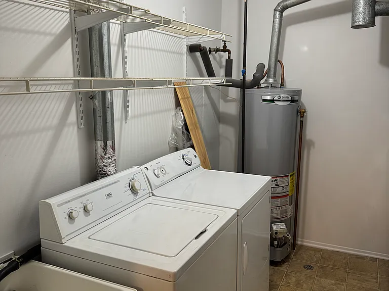 1034 Kelley St — Photo 8