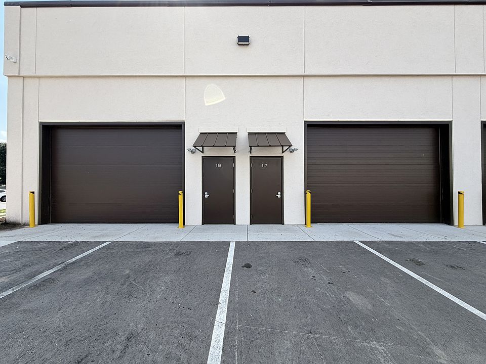 1st image of 112 W Burbank Ave #111