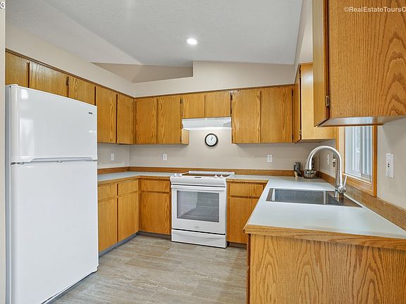 4th image of 3843 SE Hazel St