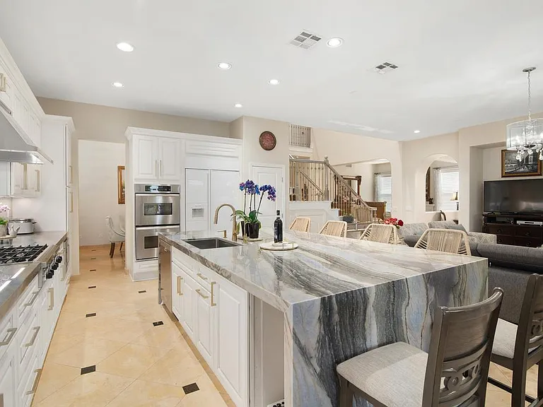13777 Rosecroft Way — Photo 11