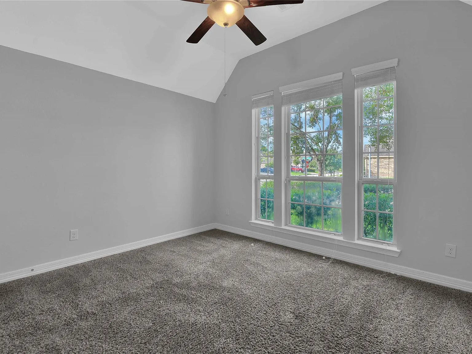 3 bed, 2.5 bath, 2566 sqft, $2,750 — Photo 4