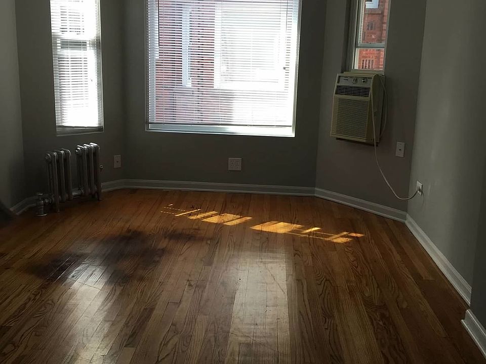 2nd image of 1340 W Argyle St APT 2S
