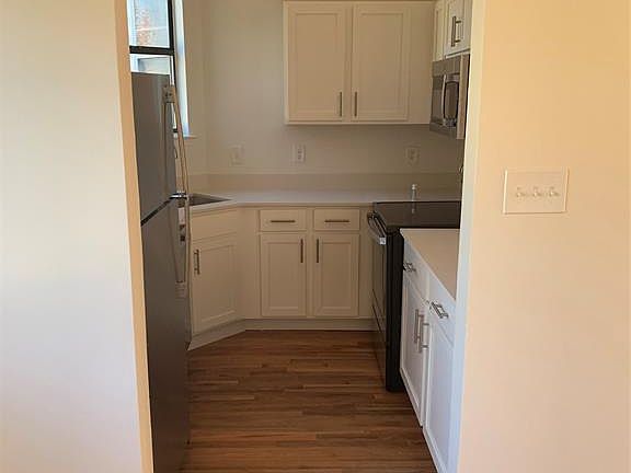 5th image of 5105 Vandelia St #B