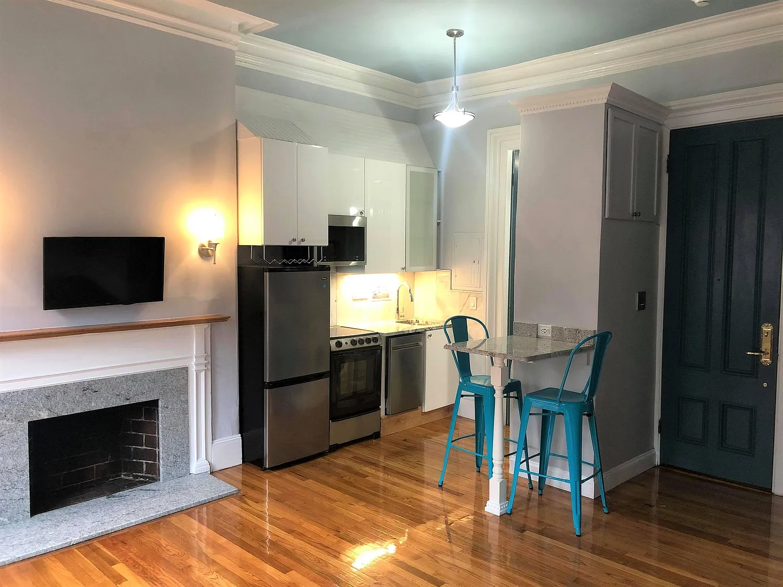 Studio, 9999 sqft, $2,975 — Photo 2