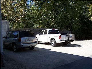 4th image of 2867 Caledonia St