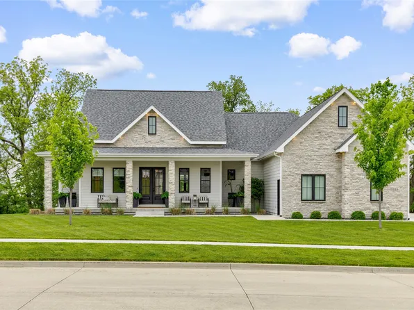775 Century Cir, Waukee, IA 50263