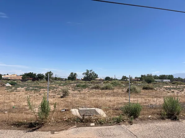 Valley High St SW, Albuquerque, NM 87105