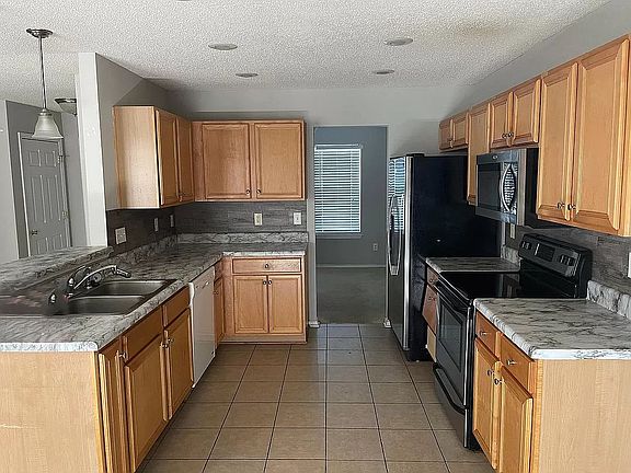 4th image of 6428 Saybrooke Dr