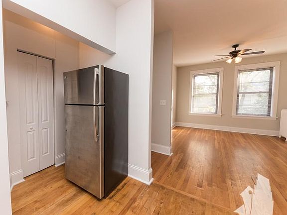 3rd image of 1314 W Waveland Ave #2 L