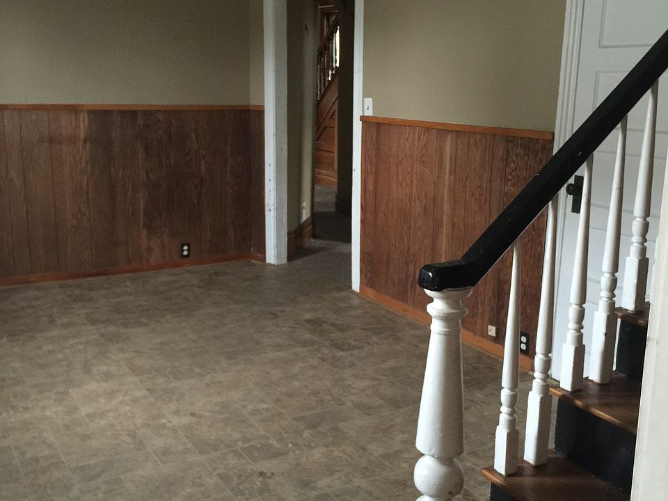 2nd image of 443 E Pike St