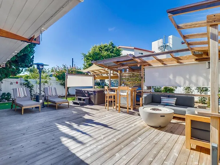 984 Catalina Blvd — Photo 23
