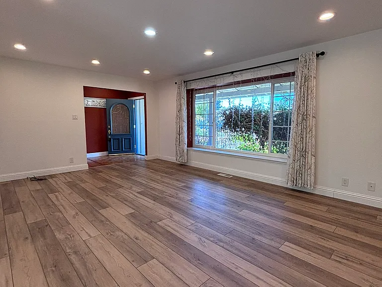 1337 Bedford St — Photo 16