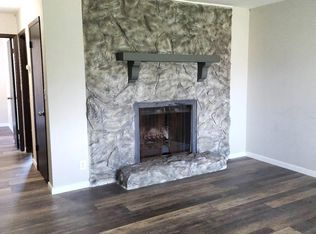 127 Kingsway Dr, Belleville, IL 62226