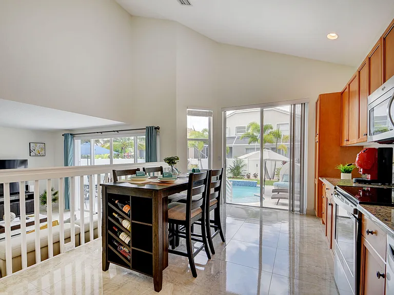 2418 Westmont Dr — Photo 12