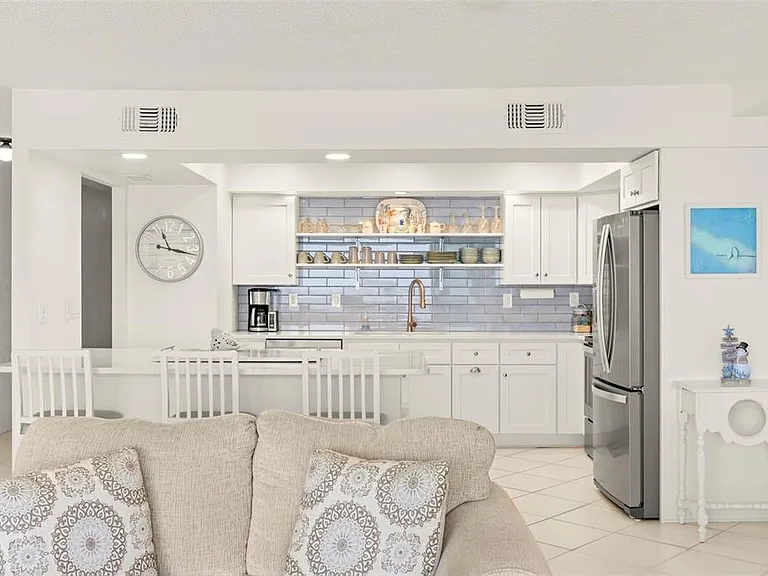 1848 Shore Dr S #402 — Photo 8