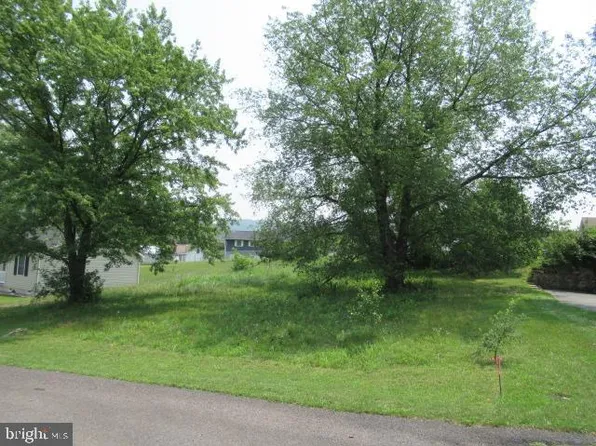 Beacon St, Keyser, WV 26726