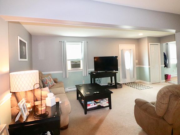 5th image of 401 Kane St S