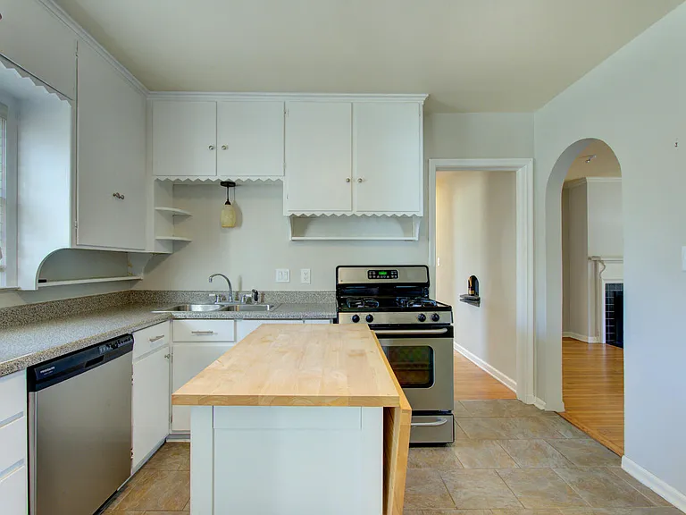 2239 S Louisville Ave — Photo 13