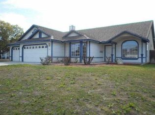 9711 Iroquois Ln, Bakersfield, CA 93312