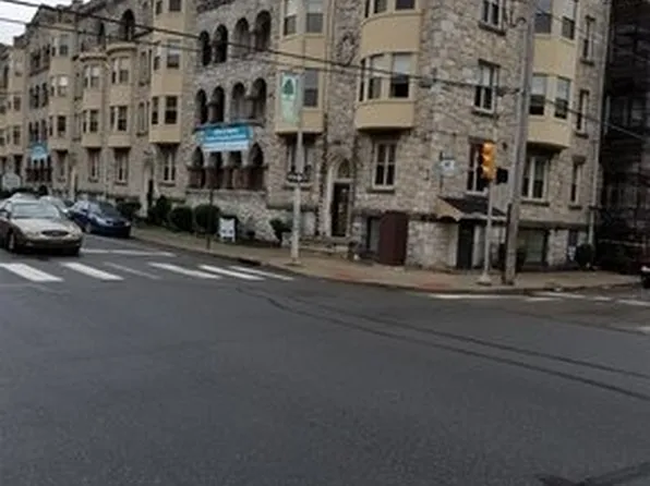 Stoneleigh Court Apartments