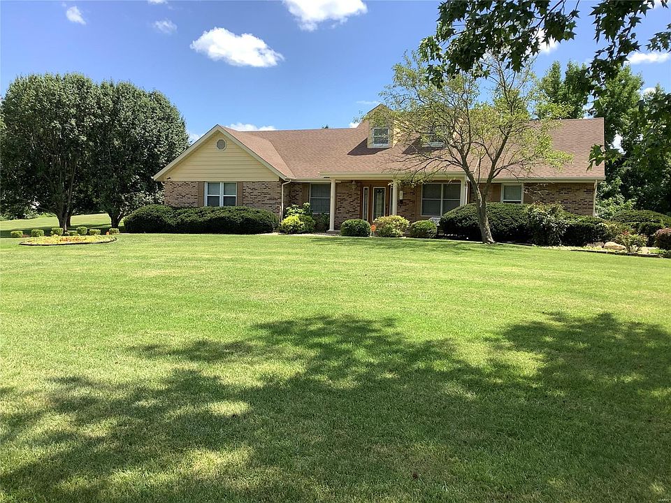 1st image of 2 Jamestown Farm Dr