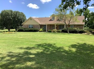 2 Jamestown Farm Dr, Florissant, MO 63034