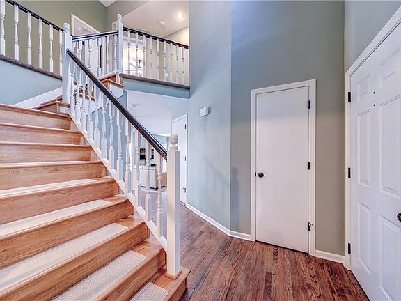 5th image of 15812 Horton Ct