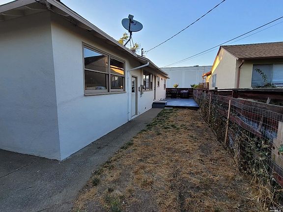 4th image of 760 Cherrywood Ave
