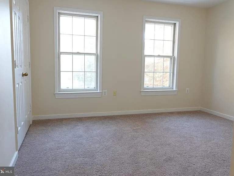 10295 Dunn Meadow Rd — Photo 25