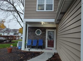 1151 Regency Ct, Schaumburg, IL 60193