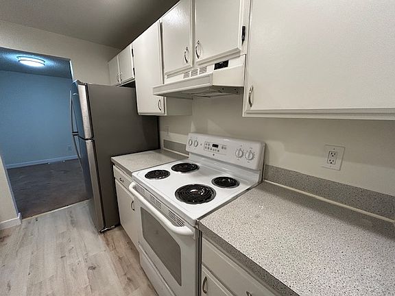 5th image of 1420 154th Ave NE APT 4605