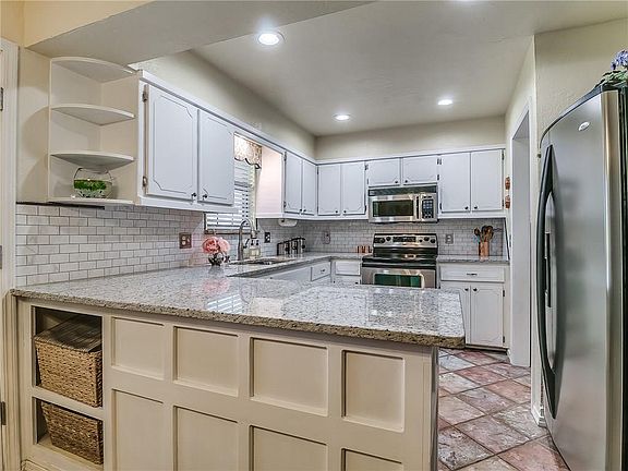 4th image of 2320 Eastridge Cir