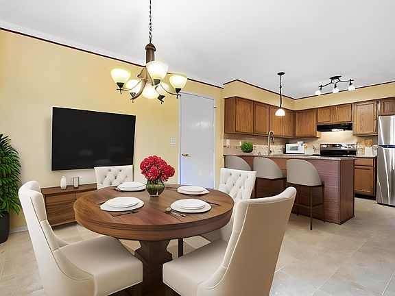 5th image of 521 Tennyson