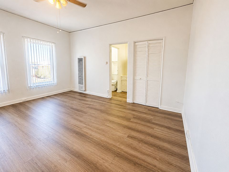 1st image of 213 S Jackson St APT 305