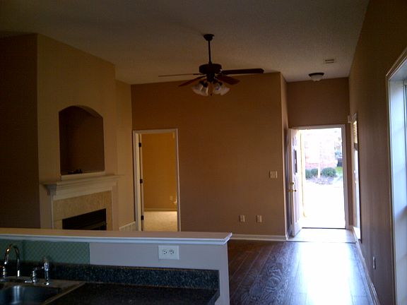 4th image of 1582 Wynne Grove Dr