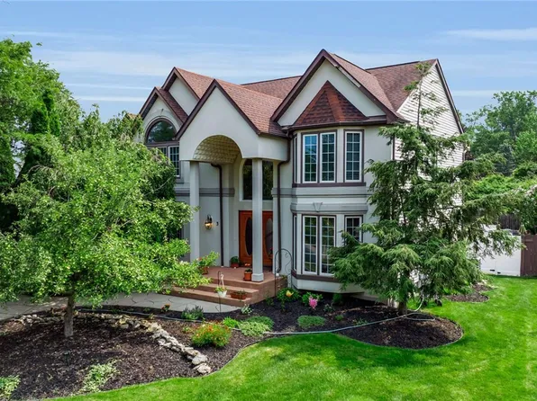 3 Silver Maple Ct, Getzville, NY 14068